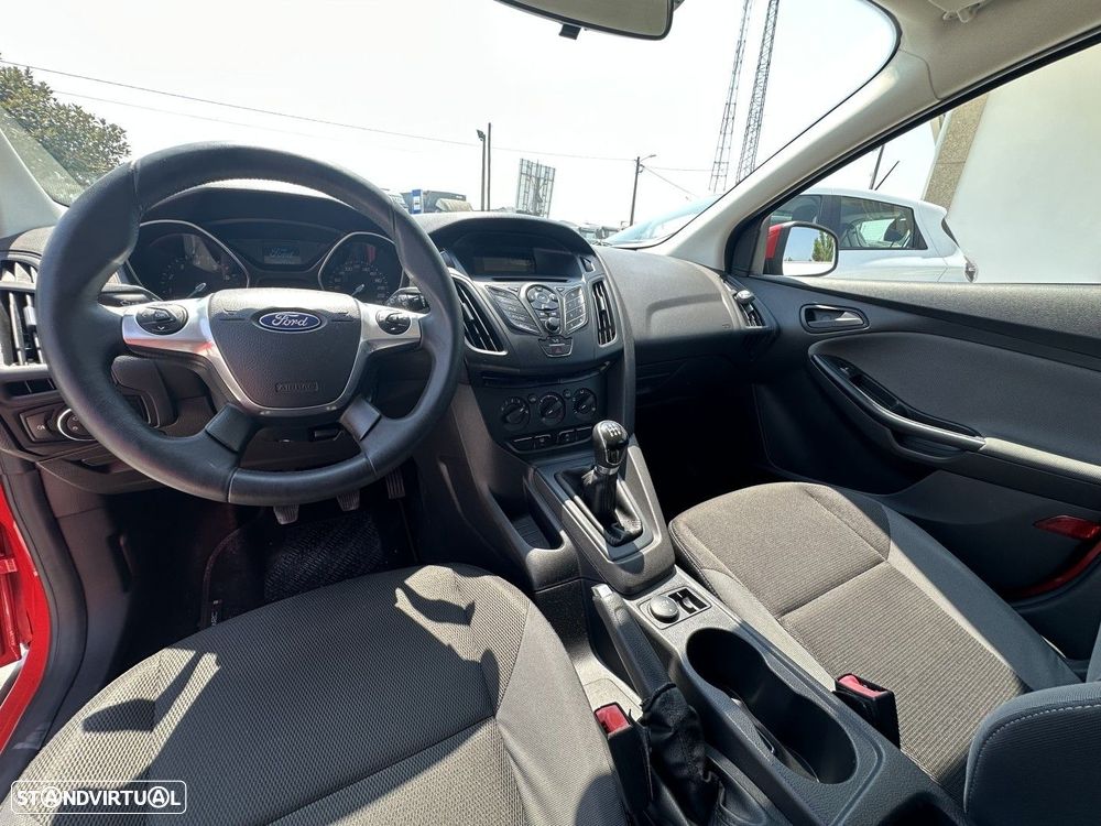 Ford Focus SW 1.0 EcoBoost S&S TREND - 24