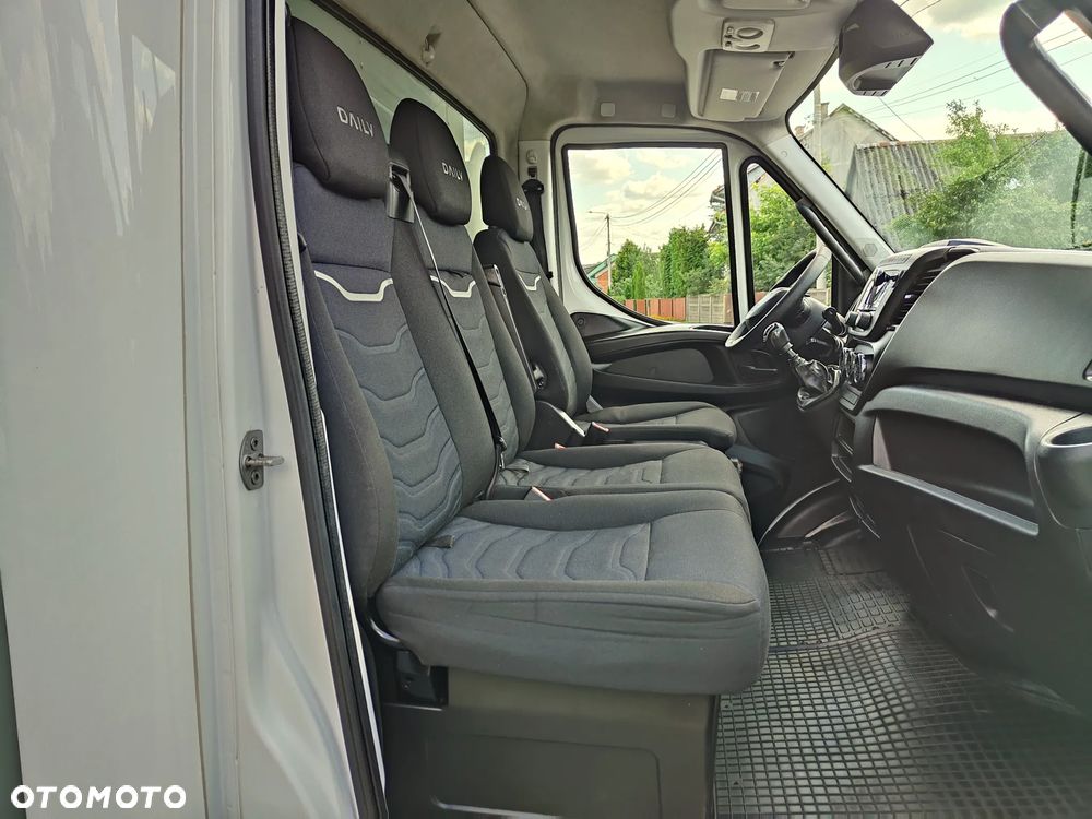 Iveco DAILY 50/35c18 3.0d 180KM** BLIŹNIAK** Kontener 8-EuroPalet + DRZWI BOCZNE** POLSKI SALON** 144 tyś KM** DMC do 3.5T kat.B** - 24