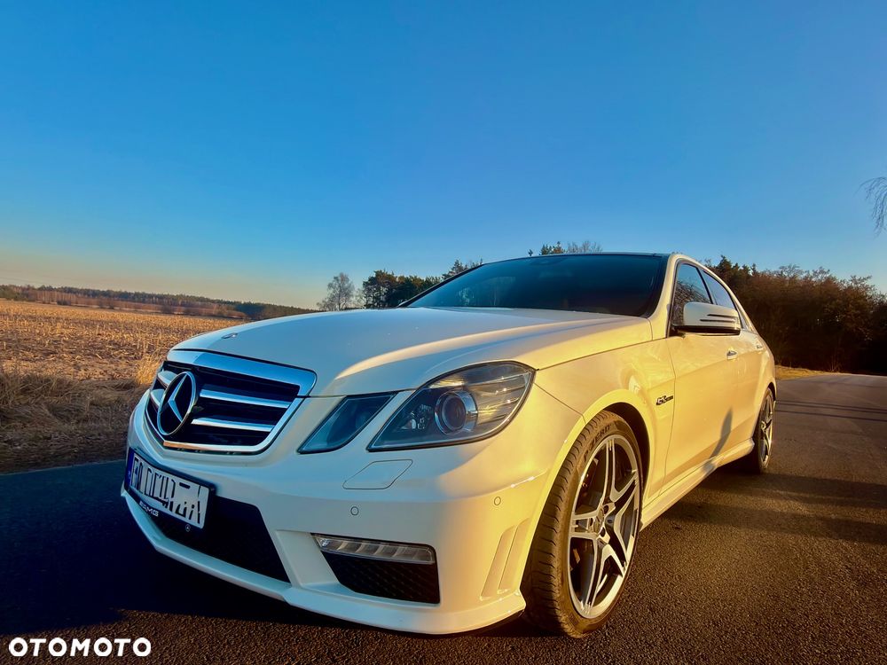Mercedes-Benz Klasa E 63 AMG - 26