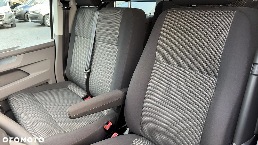 Volkswagen Caravelle - 17