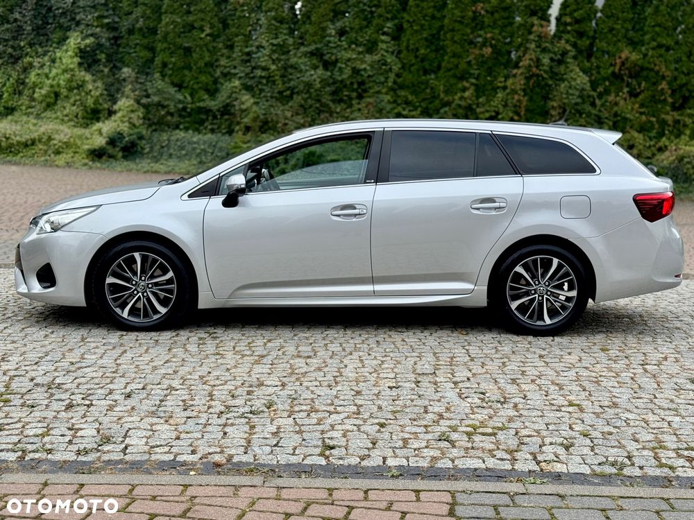 Toyota Avensis - 32