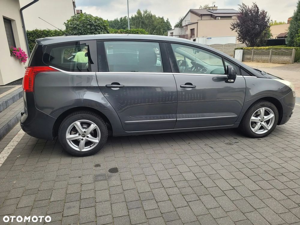 Peugeot 5008 2010 photo 5