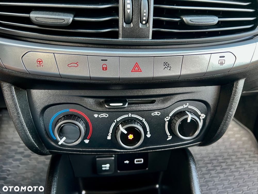 Fiat Tipo 1.4 16V Easy - 25