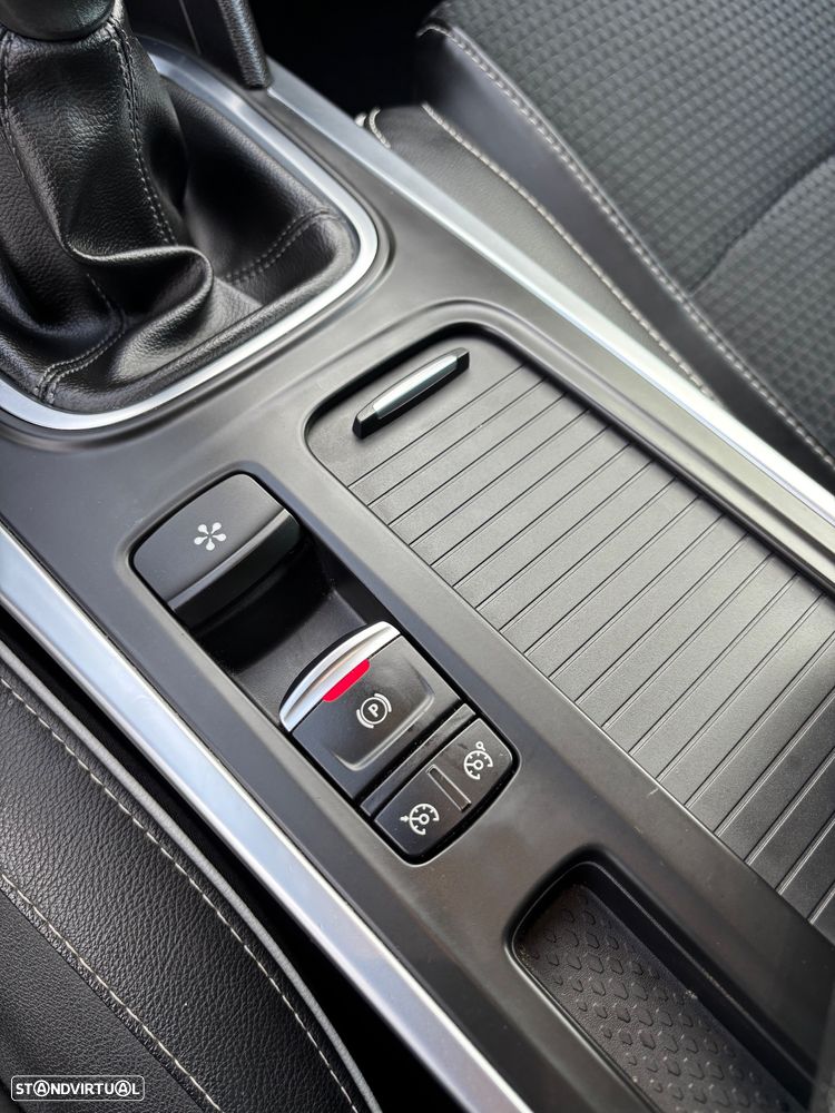 Renault Mégane TCe 140 GPF BOSE EDITION - 14