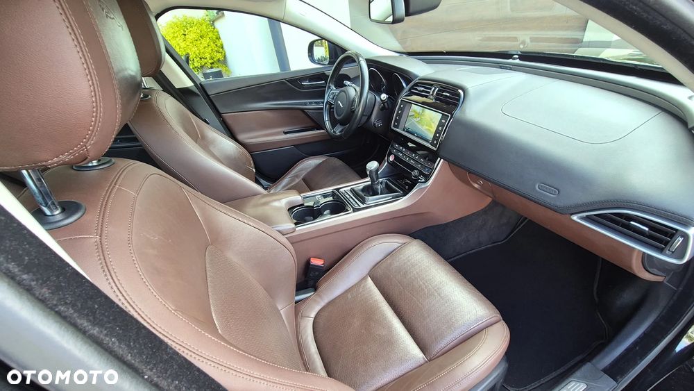 Jaguar XE E-Performance Portfolio - 7