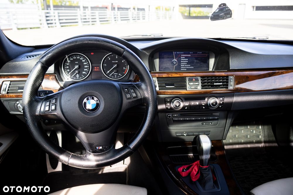 BMW Seria 3 330d DPF Edition Sport - 15