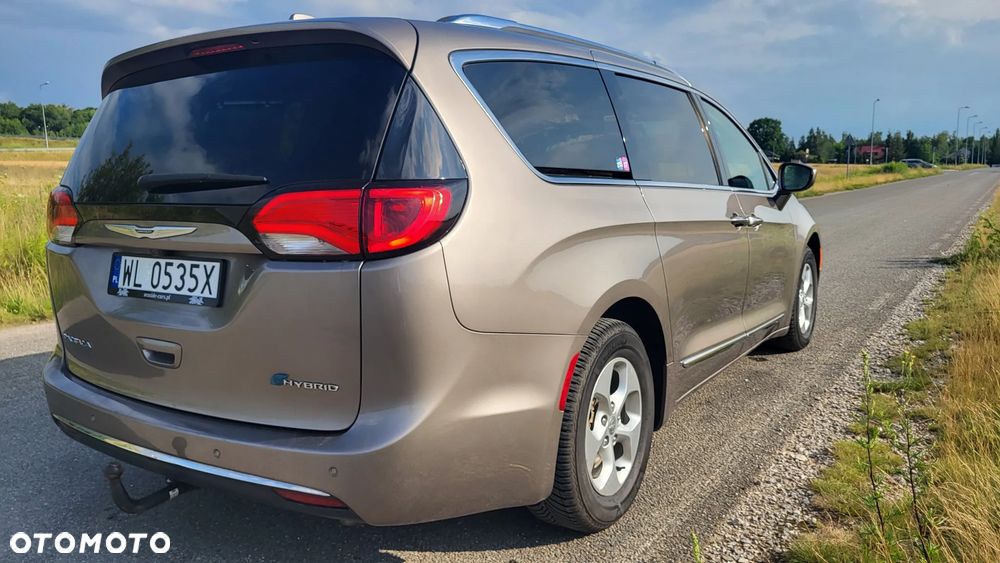 Chrysler Pacifica - 8