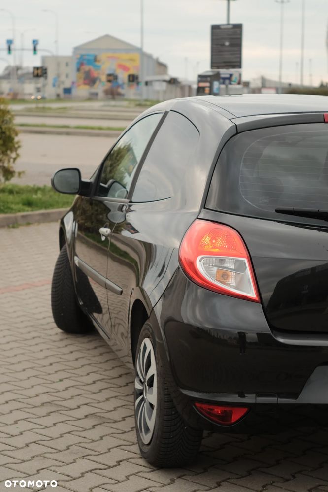 Renault Clio 1.2 16V Expression - 10