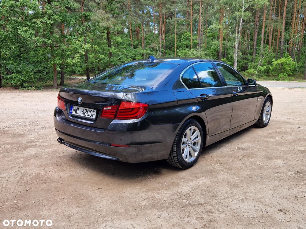 BMW Seria 5 520d Luxury Line - 9