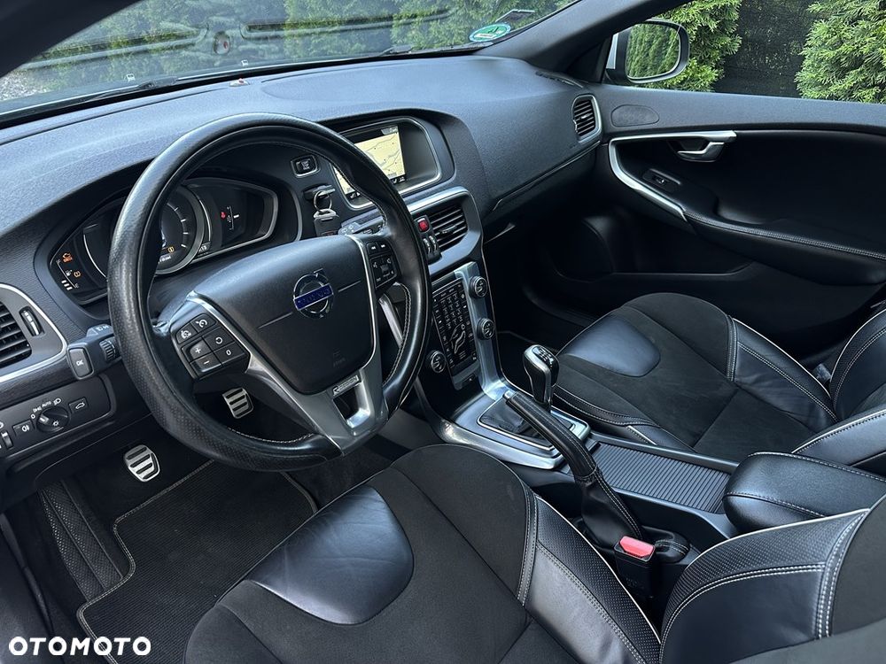 Volvo V40 D2 Drive-E R-Design Kinetic - 23