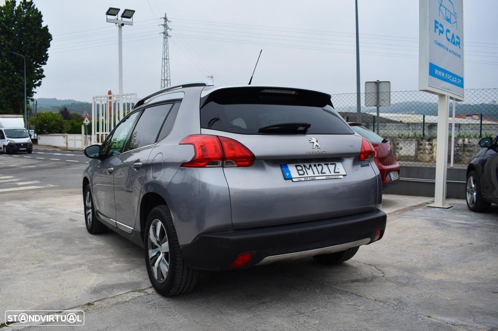 Peugeot 2008 1.2 VTi Allure - 4