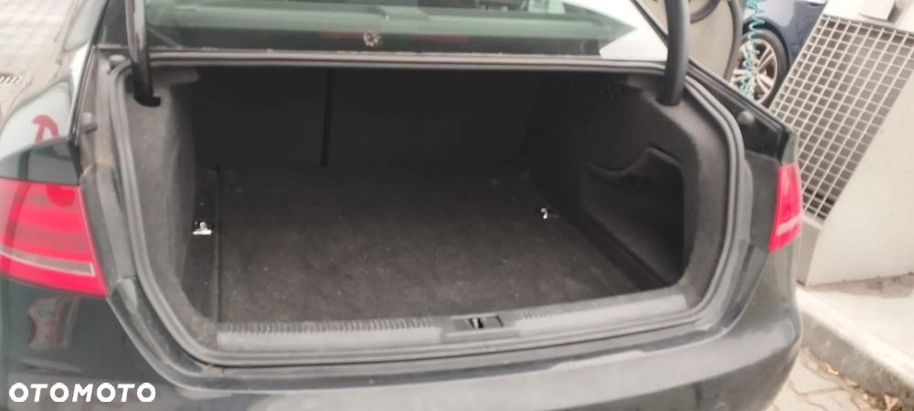 Audi A4 Limousine 2.0 TDI DPF Ambiente - 12