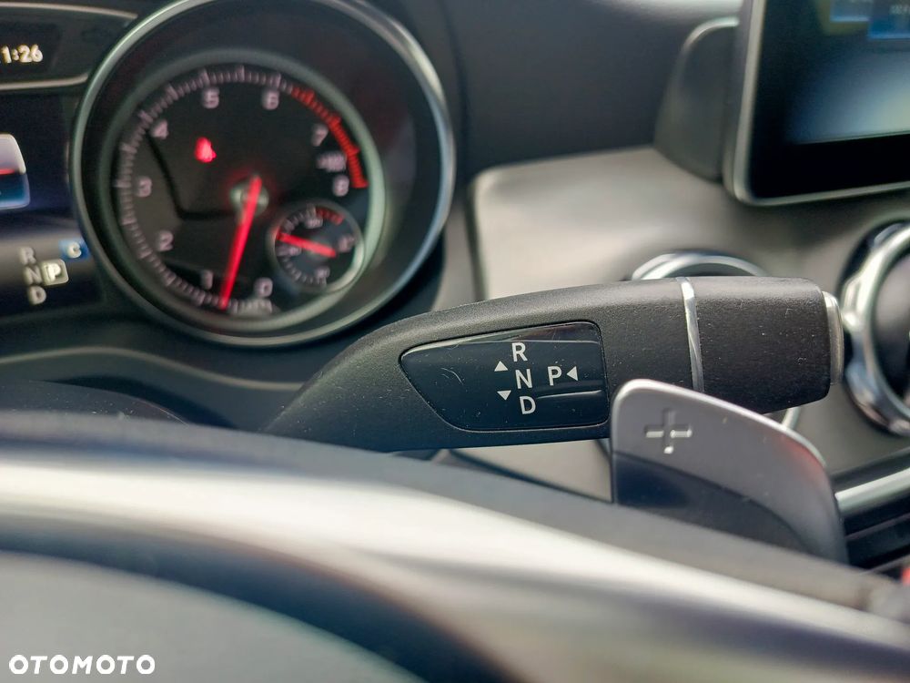 Mercedes-Benz GLA 200 7G-DCT AMG Line - 20