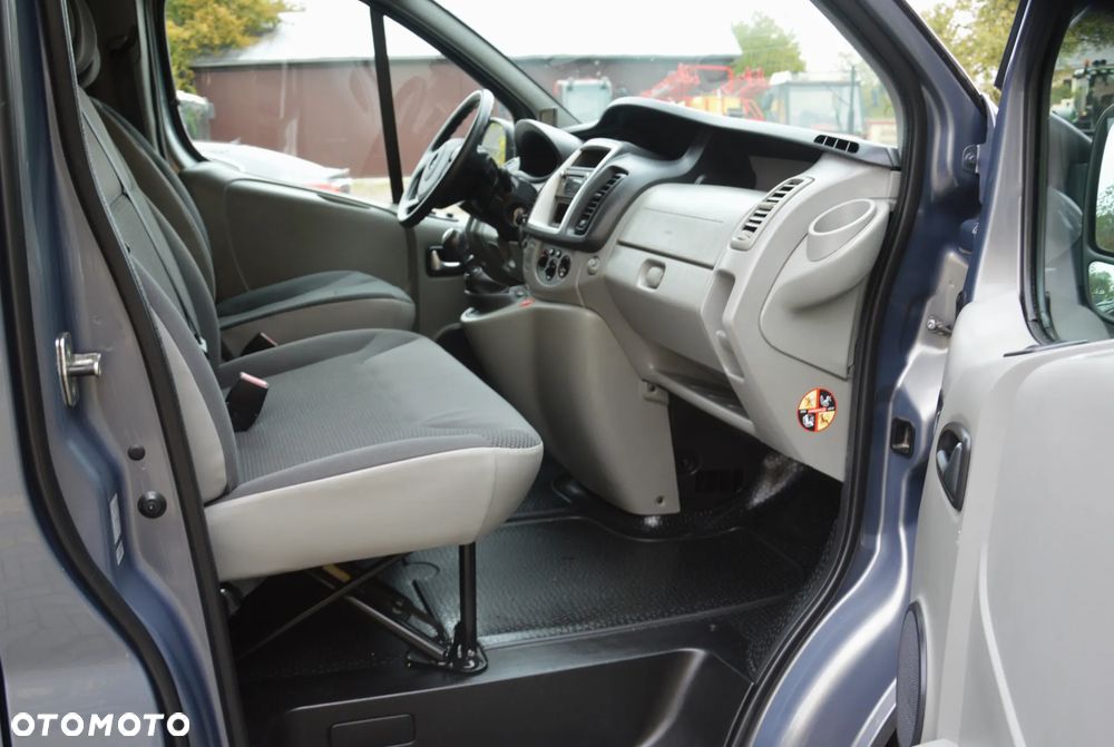 Opel Vivaro - 24