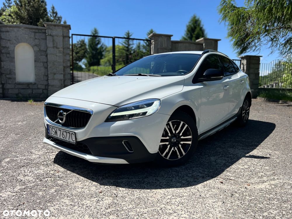 Volvo V40 Cross Country D2 Momentum - 1