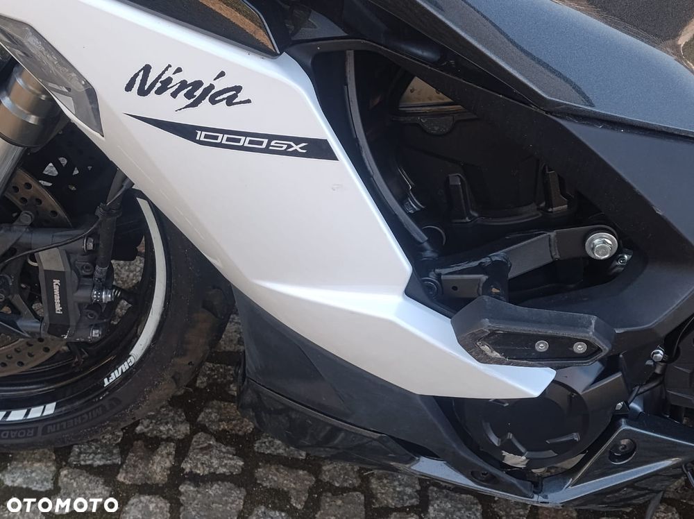 Kawasaki Ninja 1000 SX - 23