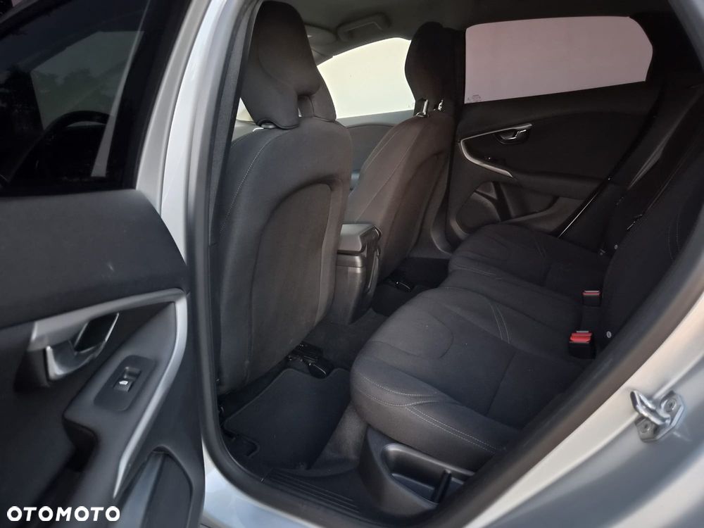 Volvo V40 D2 Kinetic - 34