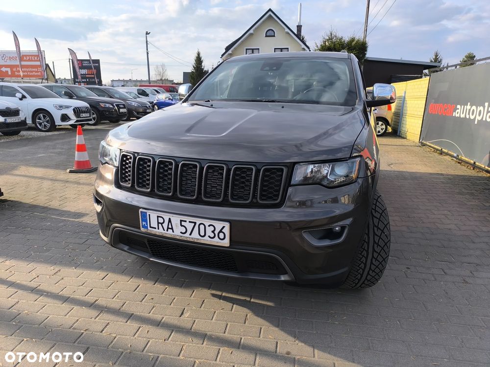 Jeep Grand Cherokee - 38