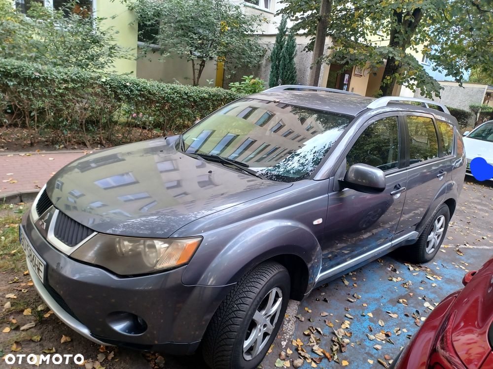 Mitsubishi Outlander - 1
