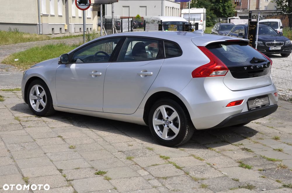 Volvo V40 D2 You - 10