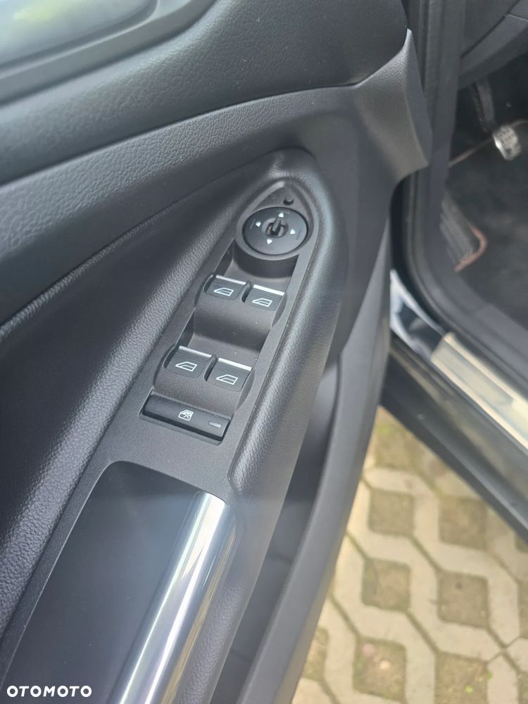 Ford Kuga - 11