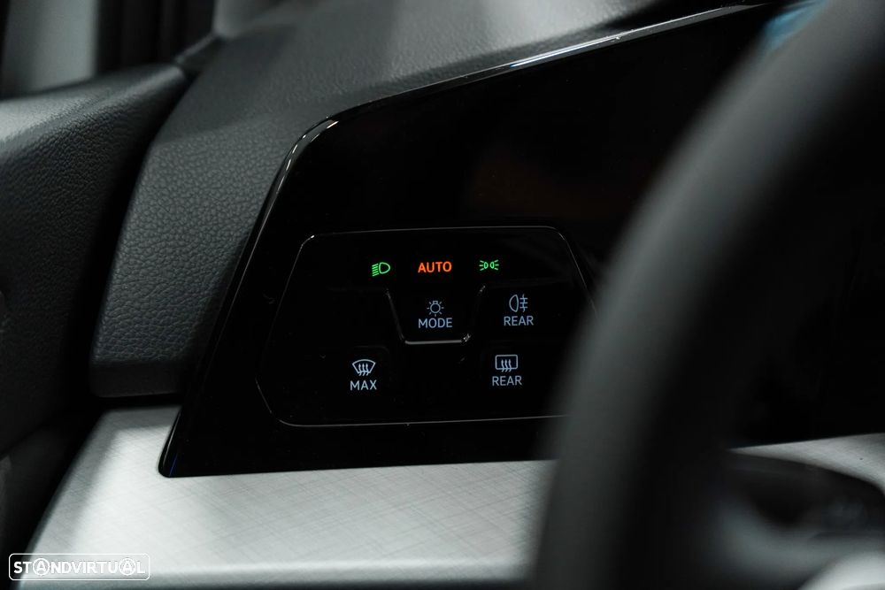 VW Golf 1.5 eTSI Urban DSG - 23