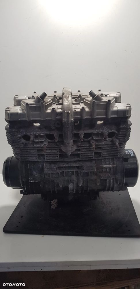 Kawasaki ZR-7 750 Silnik - 7