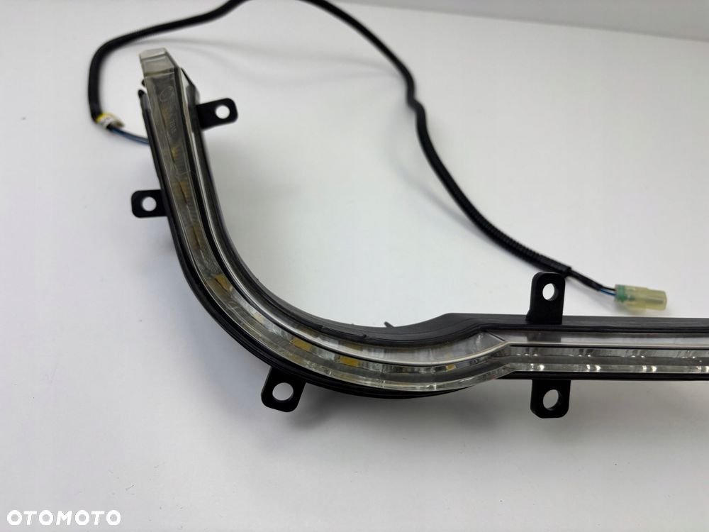 Przednia prawa lampa postojowa LED TGB Blade 550 600 Oryginał - 3