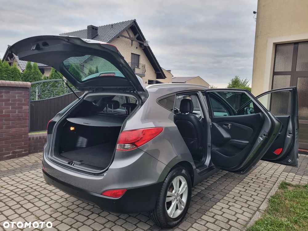 Hyundai ix35 2.0 CRDi 4WD Fifa World Cup Gold Edition - 25