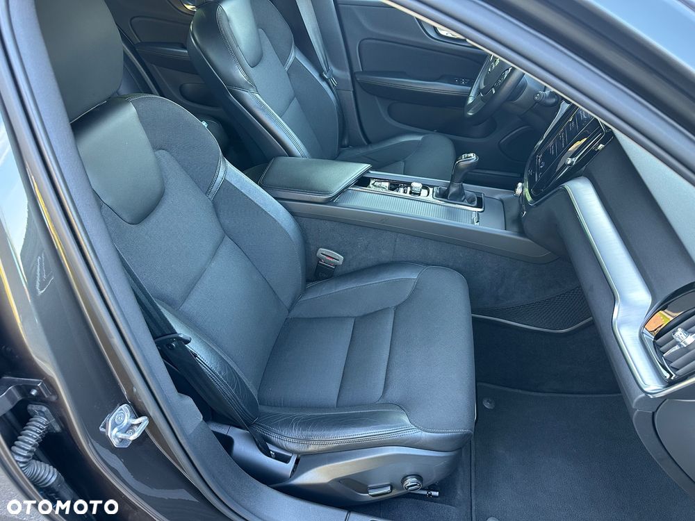 Volvo V60 D3 Drive-E Momentum - 15