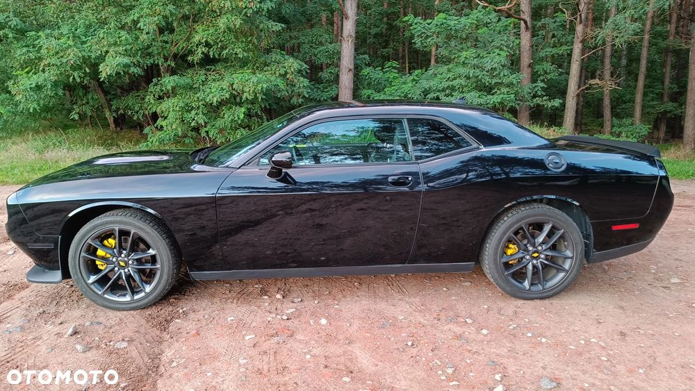 Dodge Challenger - 8