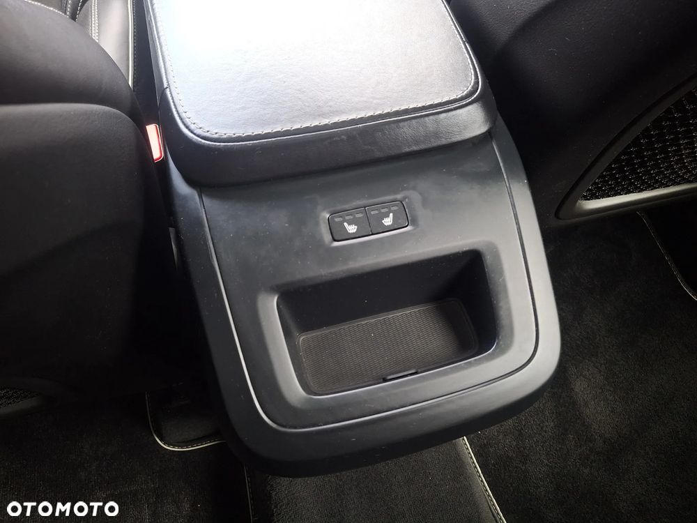 Volvo XC 90 D5 AWD Geartronic RDesign - 24