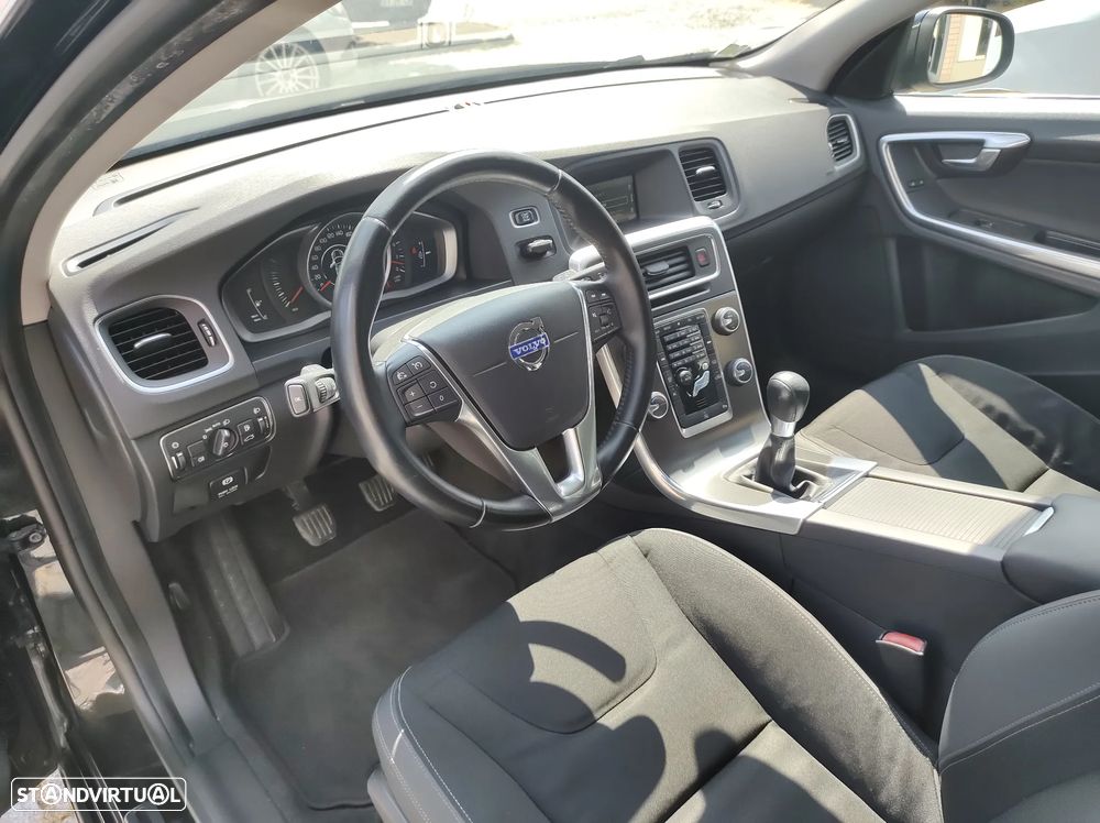 Volvo V60 1.6 D2 Drive Momentum Start/Stop - 13