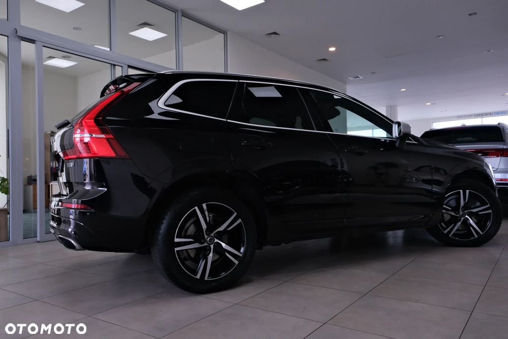 Volvo XC 60 T8 AWD Plug-In Hybrid R-Design - 8