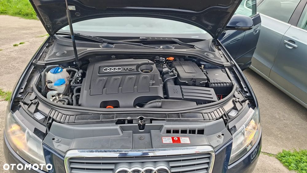 Audi A3 Sportback 1.6 TDI DPF Ambiente - 9