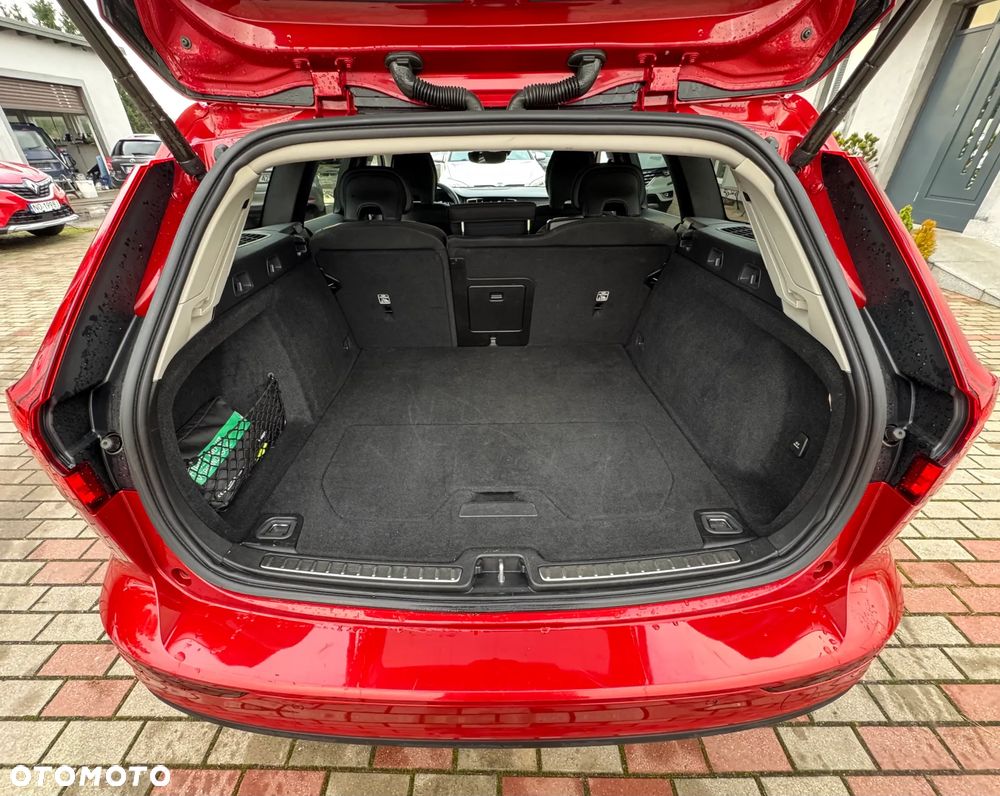 Volvo V60 B4 D Momentum Pro - 30