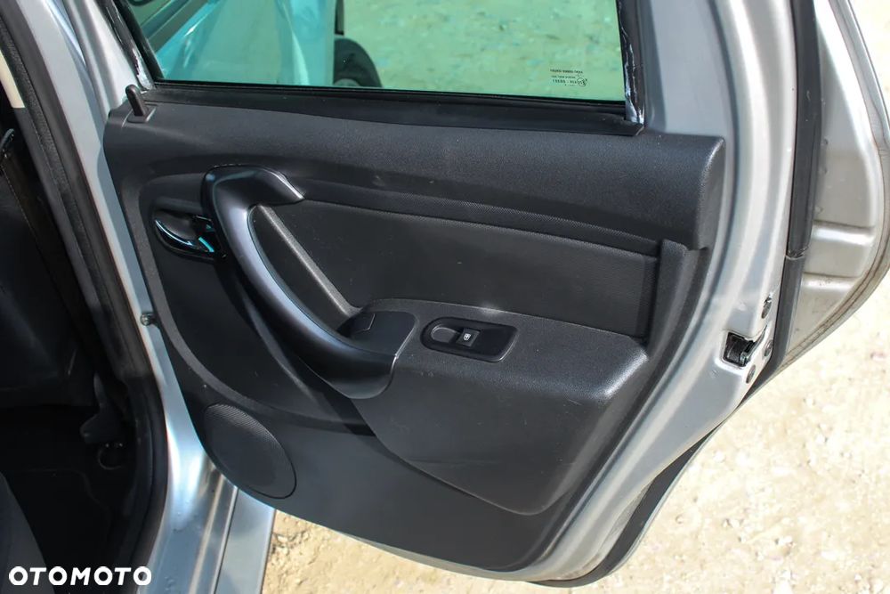 Dacia Duster 1.6 16V 105 4x2 Essentiel - 26