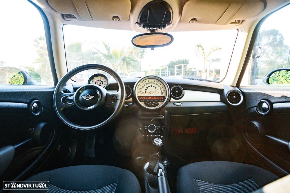 MINI 3 Portas Cooper D - 5