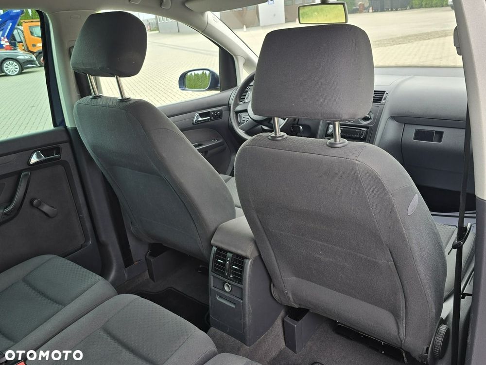 Volkswagen Touran - 20