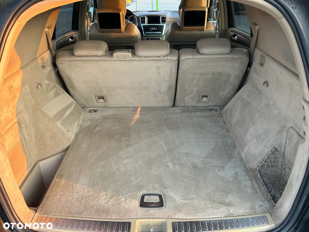 Mercedes-Benz ML 63 AMG 4Matic AMG SPEEDSHIFT 7G-TRONIC - 17