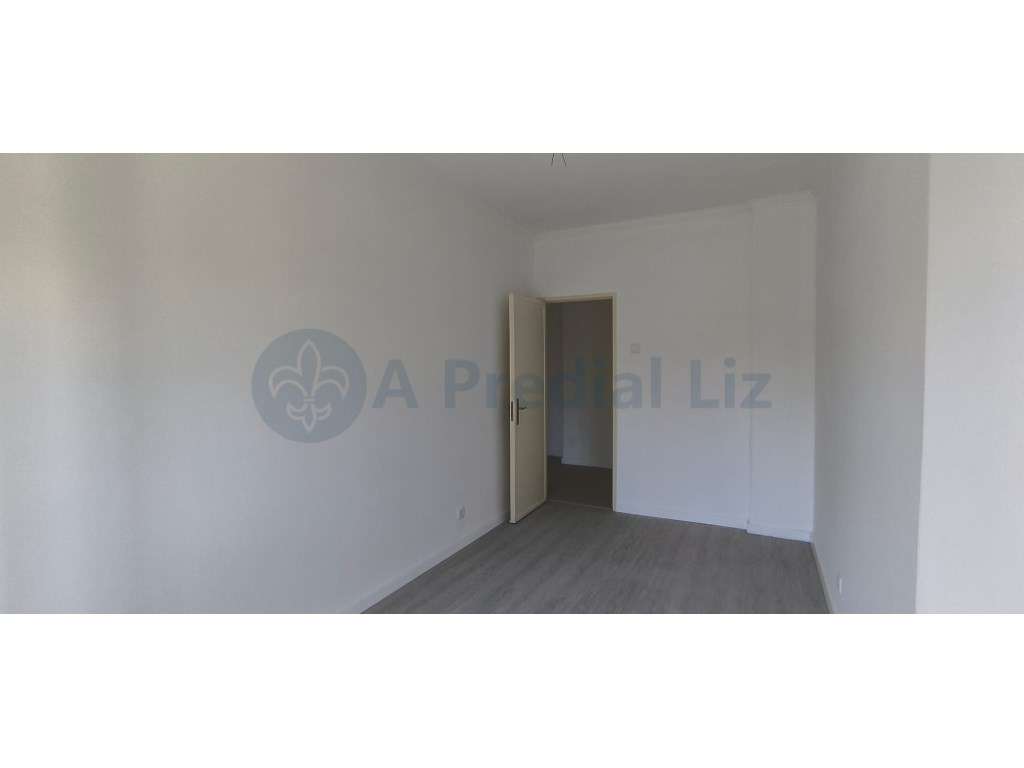 Excelente Apartamento T2 para arrendamento no Restelo - Grande imagem: 4/8