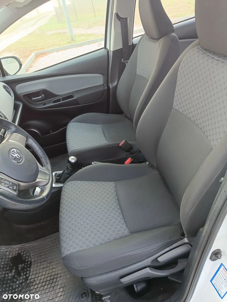 Toyota Yaris - 12