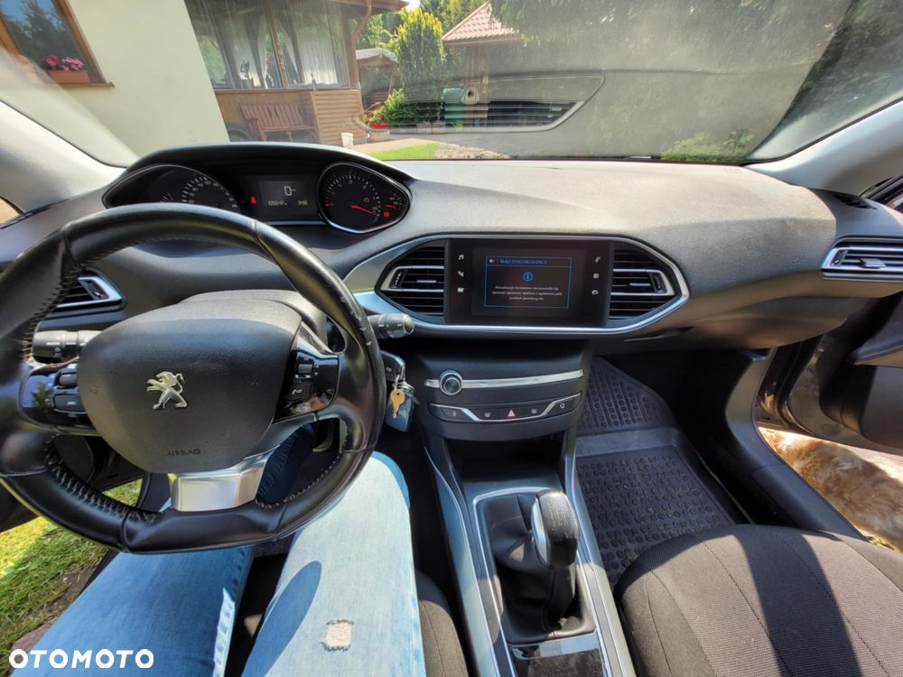 Peugeot 308 - 8
