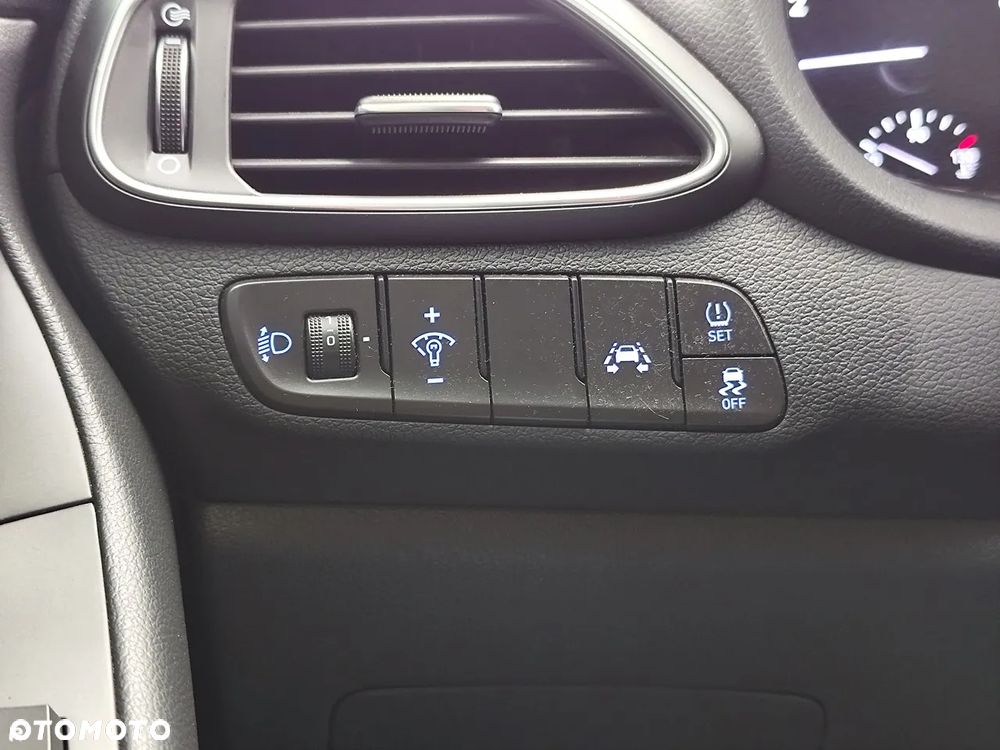 Hyundai i30 1.4 Classic + - 20