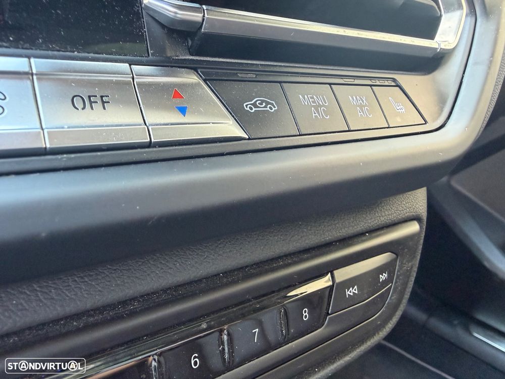 BMW 118 i Aut. Luxury Line - 19