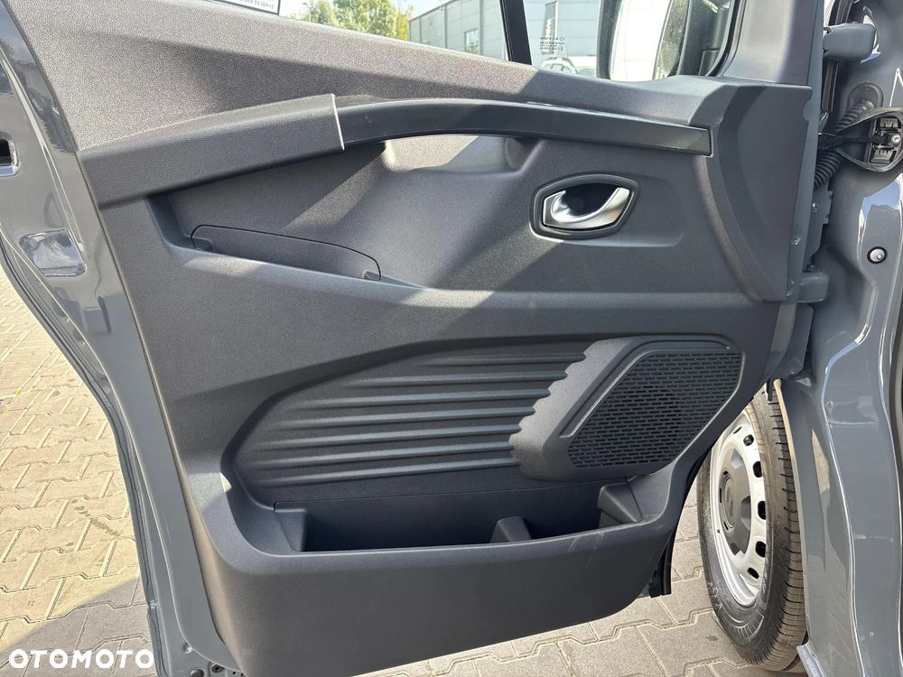 Renault Trafic - 10