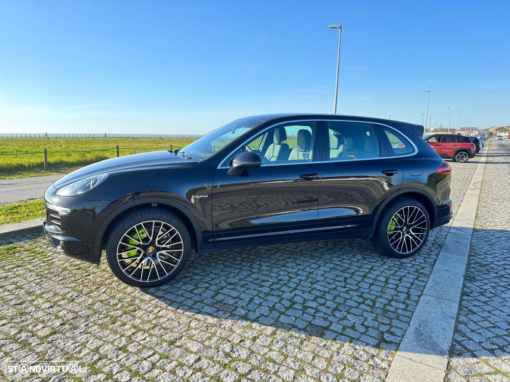 Porsche Cayenne - 2