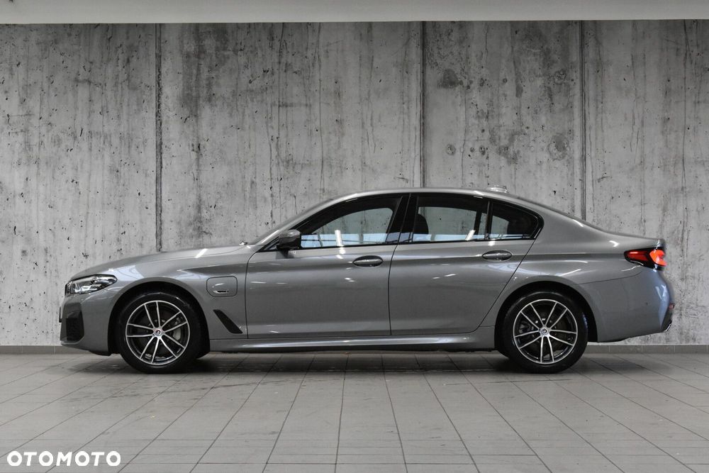 BMW Seria 5 530e xDrive M Sport sport - 3