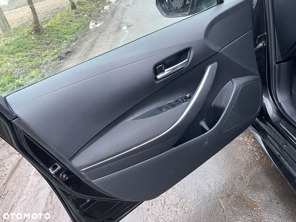 Toyota Corolla 1.8 Hybrid Executive - 16