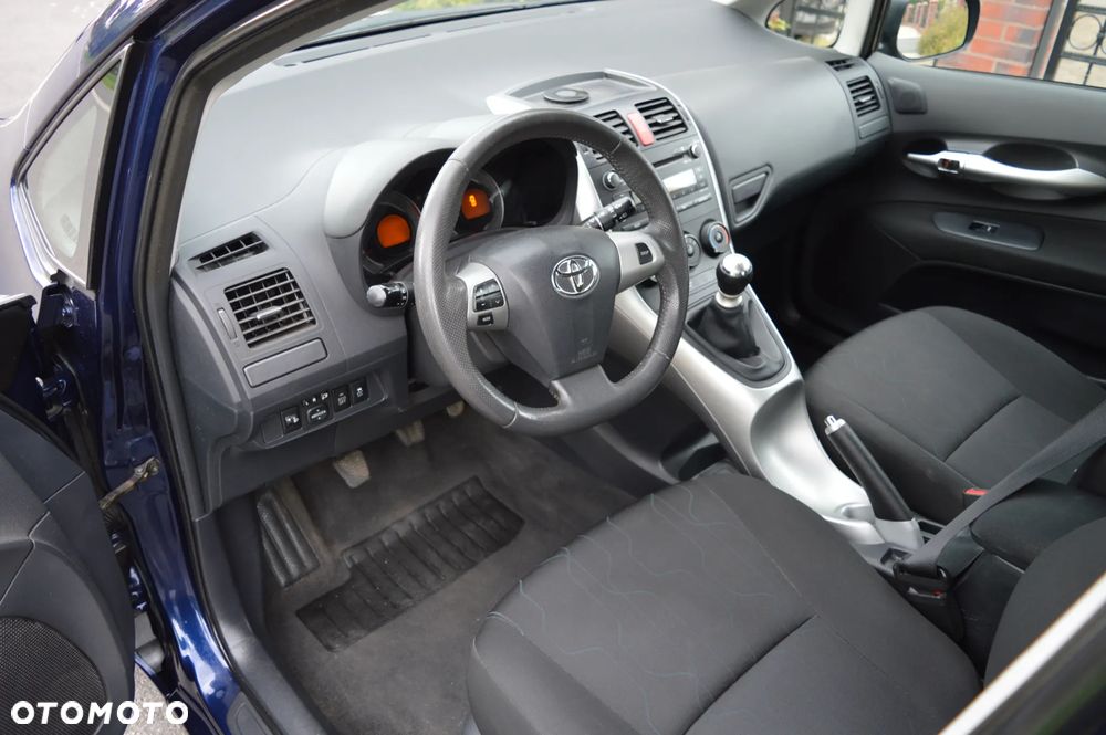 Toyota Auris - 23